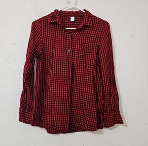 Old Navy Women's Buffalo Plaid Button-Up Shirt.